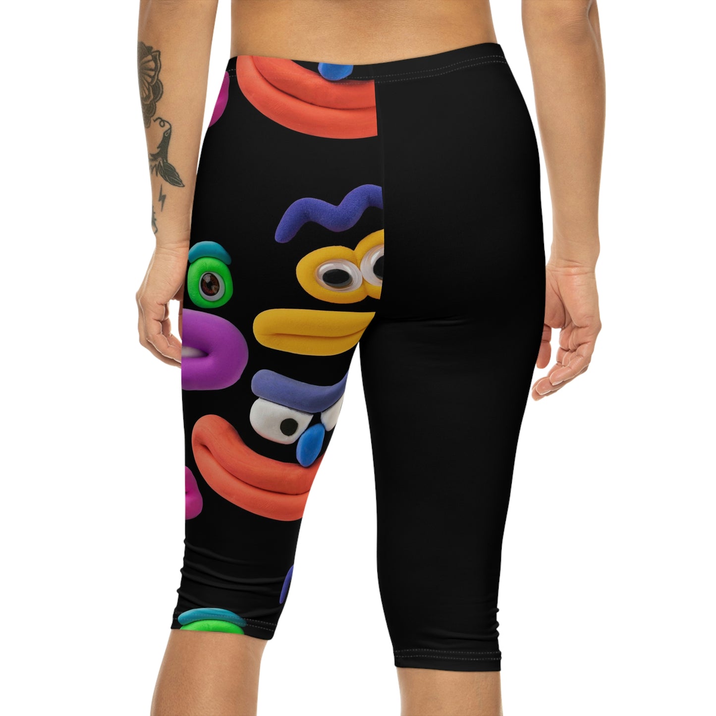 Women’s Capri Leggings (AOP)